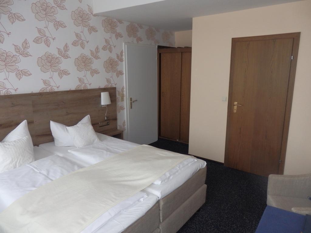 Hotel Rheinischer Hof 바트브라이치흐 외부 사진