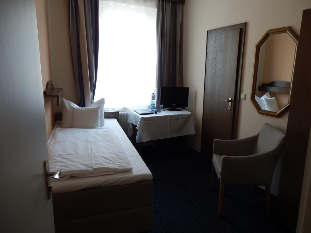 Hotel Rheinischer Hof 바트브라이치흐 객실 사진