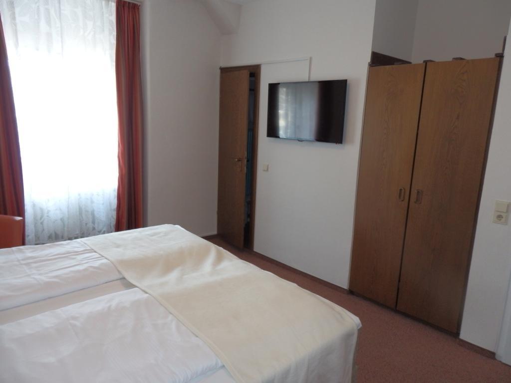 Hotel Rheinischer Hof 바트브라이치흐 객실 사진